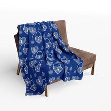 Load image into Gallery viewer, Cozy Heart Pattern Fleece Blanket - Perfect Gift for Loved Ones