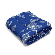 Load image into Gallery viewer, Cozy Heart Pattern Fleece Blanket - Perfect Gift for Loved Ones