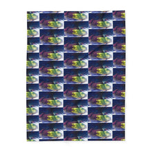 Load image into Gallery viewer, Cozy Arctic Fleece Blanket with Vibrant Eel Design – Perfect for Home and Gifting