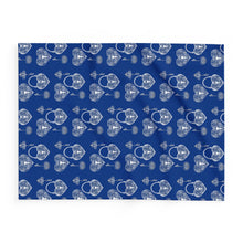 Load image into Gallery viewer, Cozy Heart Pattern Fleece Blanket - Perfect Gift for Loved Ones