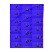 Load image into Gallery viewer, Vibrant Jellyfish Arctic Fleece Blanket - Cozy Nautical Decor