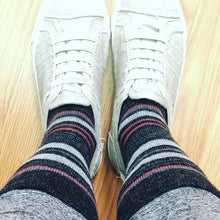 Load image into Gallery viewer, Alpaca Socks - Stripe - Mauve Size Large