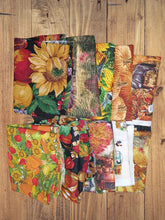 Load image into Gallery viewer, 10 Fat Quarters - Assorted Fat Quarter Bundles Cotton (10 Bundles)