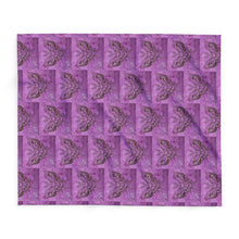Load image into Gallery viewer, Butterfly Skull Pattern Arctic Fleece Blanket - Cozy Home Decor
