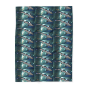 Shark Pattern Arctic Fleece Blanket – Cozy Ocean-Themed Decor for Shark Lovers