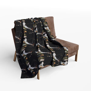 Outdoor Adventure Arctic Fleece Blanket - Perfect for Hunting Enthusiasts