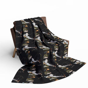 Outdoor Adventure Arctic Fleece Blanket - Perfect for Hunting Enthusiasts
