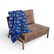 Load image into Gallery viewer, Cozy Heart Pattern Fleece Blanket - Perfect Gift for Loved Ones

