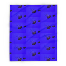 Load image into Gallery viewer, Vibrant Jellyfish Arctic Fleece Blanket - Cozy Nautical Decor
