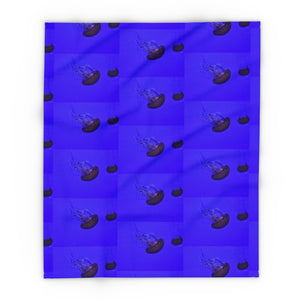 Vibrant Jellyfish Arctic Fleece Blanket - Cozy Nautical Decor
