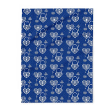Load image into Gallery viewer, Cozy Heart Pattern Fleece Blanket - Perfect Gift for Loved Ones
