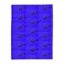 Load image into Gallery viewer, Vibrant Jellyfish Arctic Fleece Blanket - Cozy Nautical Decor
