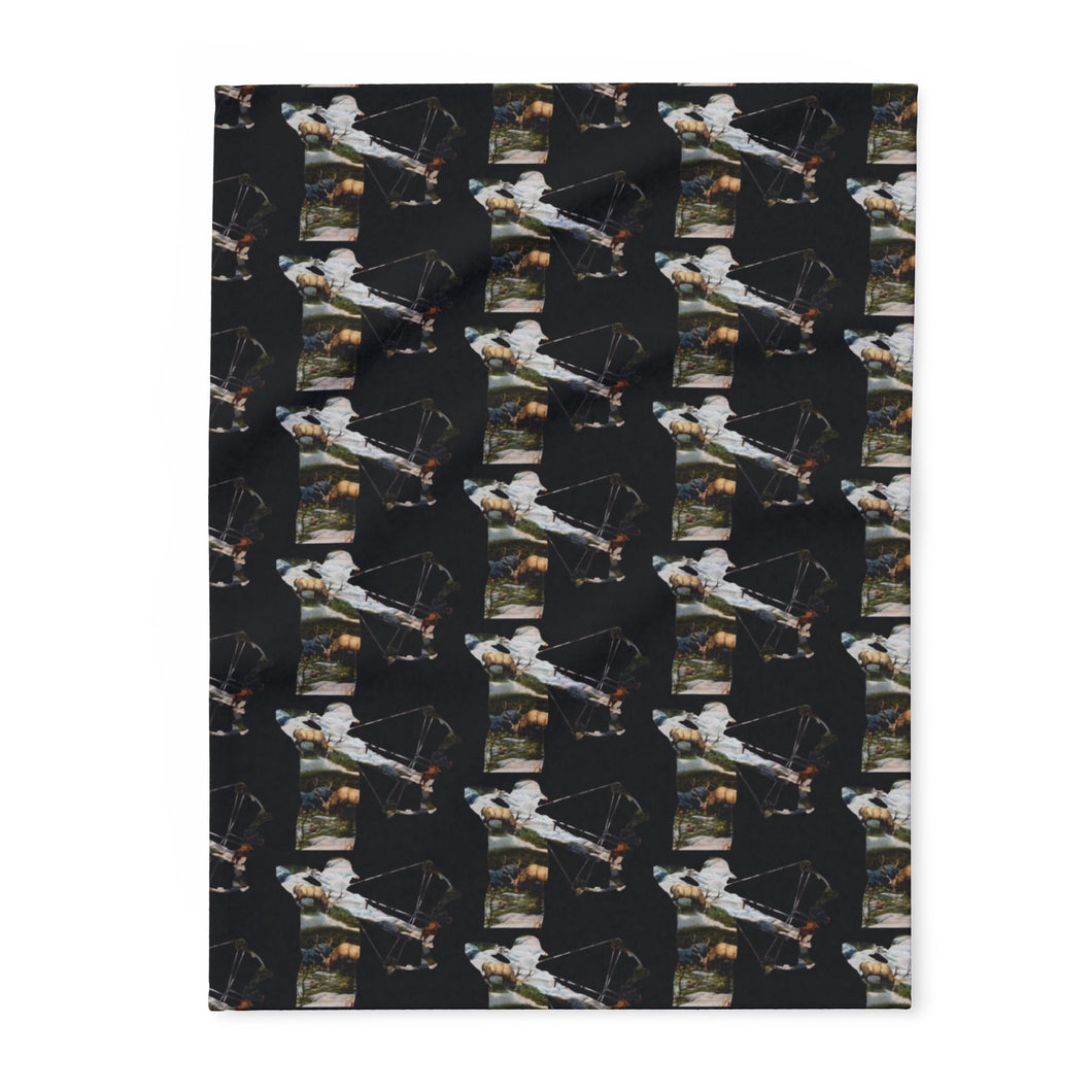 Outdoor Adventure Arctic Fleece Blanket - Perfect for Hunting Enthusiasts