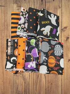 8 Fat Quarters - Assorted David Textiles Halloween Fat Quarter Bundle