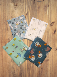 4 Fat Quarters - Assorted Peanuts Snoopy Fat Quarter Bundle