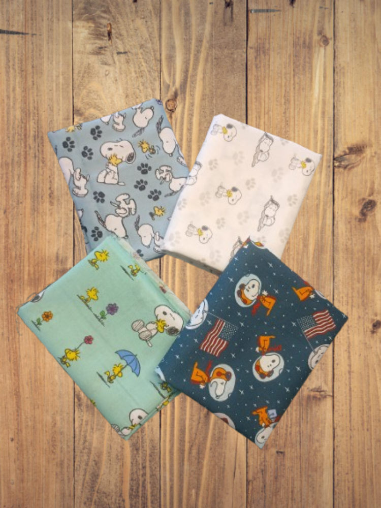 4 Fat Quarters - Assorted Peanuts Snoopy Fat Quarter Bundle