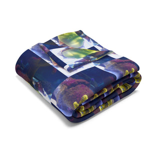 Cozy Arctic Fleece Blanket with Vibrant Eel Design – Perfect for Home and Gifting