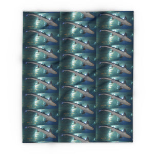 Shark Pattern Arctic Fleece Blanket – Cozy Ocean-Themed Decor for Shark Lovers
