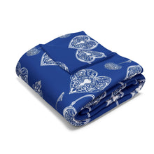 Load image into Gallery viewer, Cozy Heart Pattern Fleece Blanket - Perfect Gift for Loved Ones
