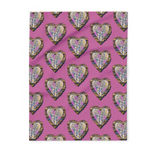 Load image into Gallery viewer, Cozy Heart Pattern Arctic Fleece Blanket - Perfect Gift For Any Occasion

