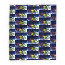 Load image into Gallery viewer, Cozy Arctic Fleece Blanket with Vibrant Eel Design – Perfect for Home and Gifting
