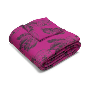 Cozy Arctic Fleece Blanket with Vibrant Pink Floral Design