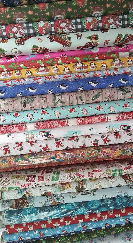 Assorted Christmas Themed Fold Assortment 10 Yard Bundle Cotton Fabric